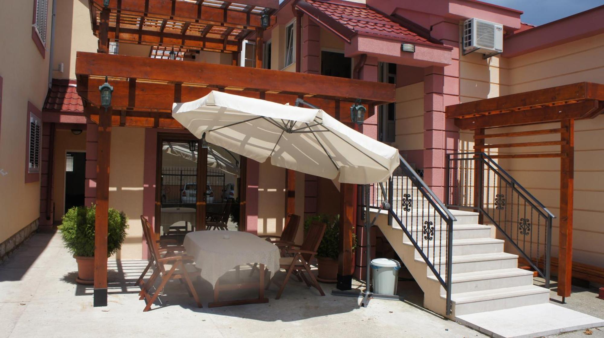 Apartments Dragovic Nikšić Екстериор снимка